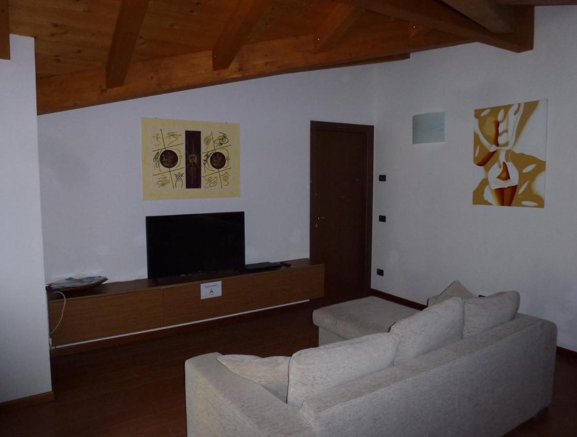 Casa Marck Apartment Maccagno Екстериор снимка